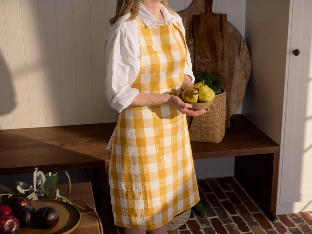 Maggie Living: Woven Gingham Apron